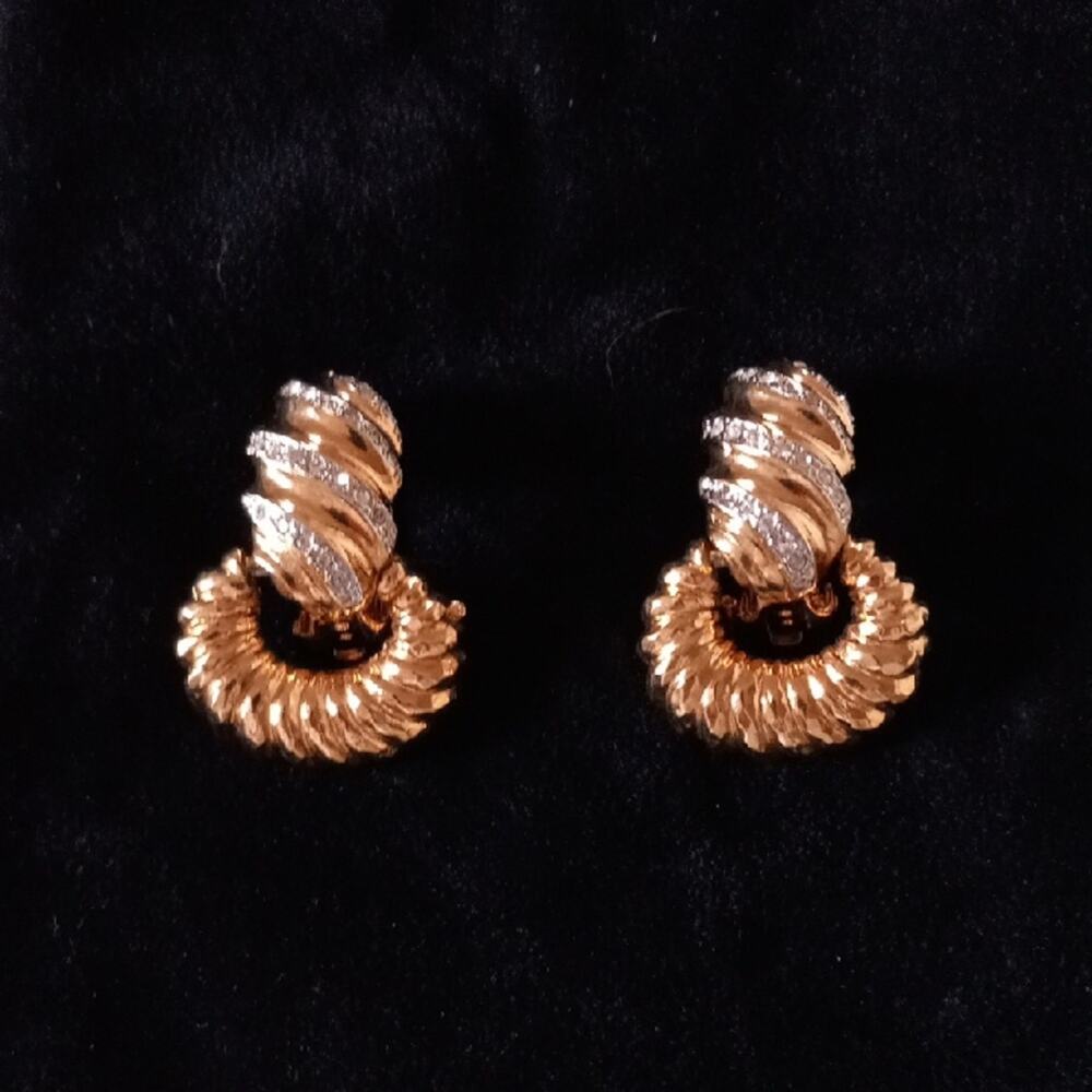 STUNNING ST. JOHN Gold & Crystal Earrings